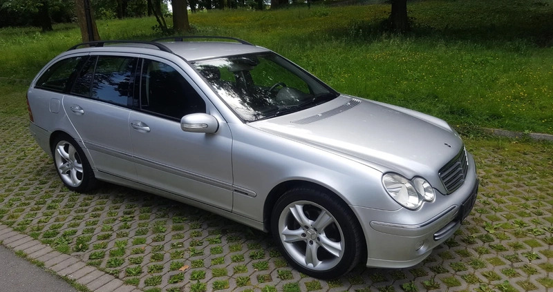 Mercedes-Benz Klasa C cena 12800 przebieg: 311000, rok produkcji 2005 z Kłodzko małe 562